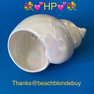 🐚 White Porcelain Coastal Seashell Sculpture